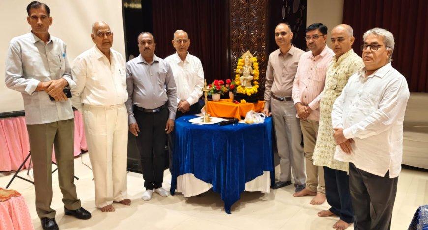 ज्ञान गौरव अवार्ड से 111 विभूतियों को किया सम्मानित